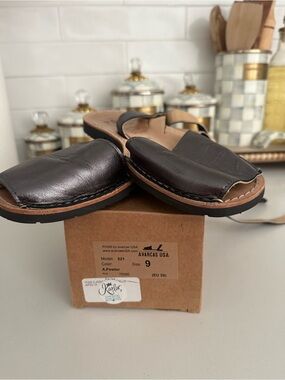 Avarcas USA Women's Pewter Leather Slip-On Sandals
